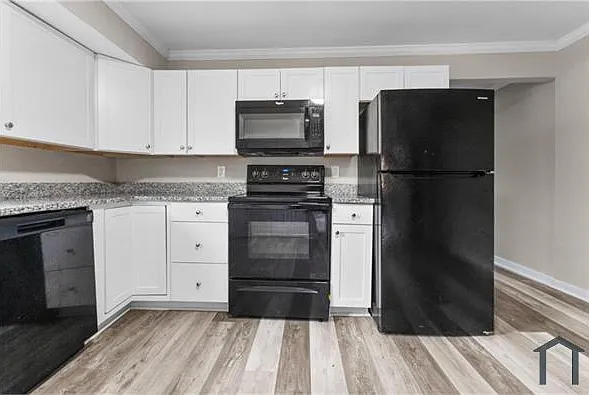 454 Harding St — Photo 7