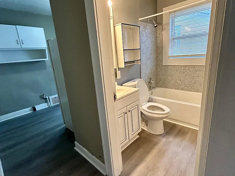 3541 Robson St #3541 — Photo 6