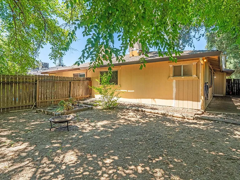 4830 Suncrest Way — Photo 31