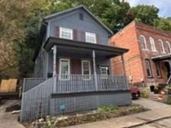 109 Saint Marys St, Dubuque, IA 52001