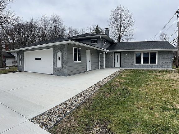 3rd image of 3906 Dover Center Rd