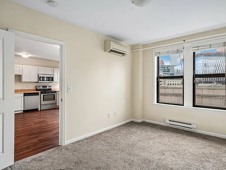 The Ashley Apartments — Photo 12