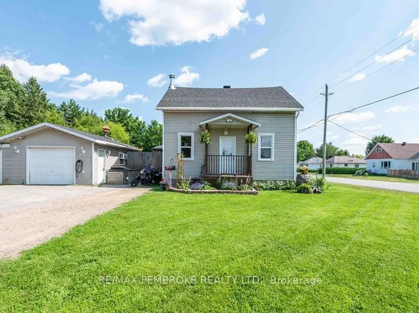 617 3rd Ave S, Laurentian Valley, ON K8A 5H1
