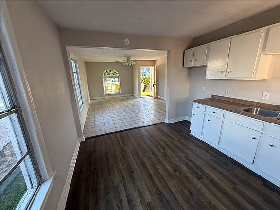 4th image of 7410 Dallas St