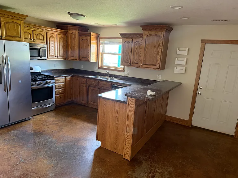 11820 Monroe Rd — Photo 5