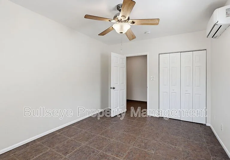 250 E Park Ave — Photo 16