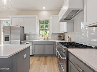 111 Steiner Oaks Rd, Lafayette, LA 70508