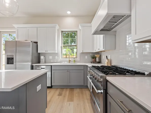 213 Steiner Oaks Rd, Lafayette, LA 70508