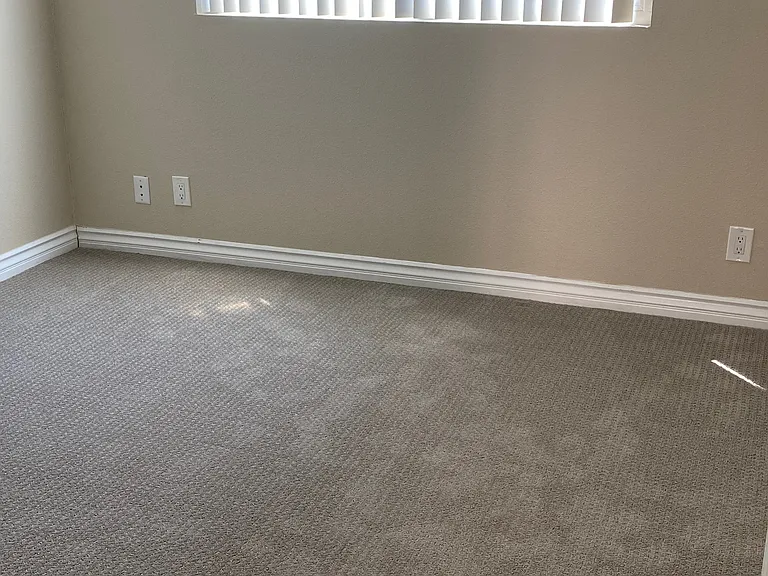 555 Redondo Ave — Photo 8