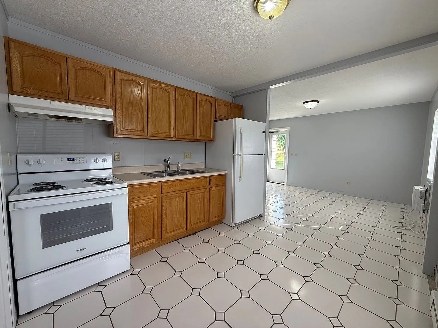Honeydew Lane Apartments — Photo 3