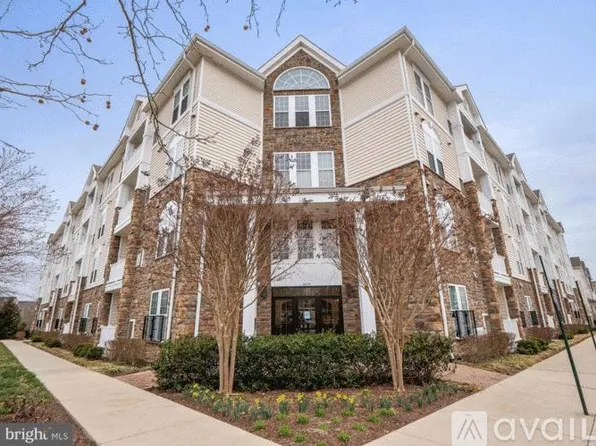 24701 Byrne Meadow Sq APT 211, Aldie, VA 20105