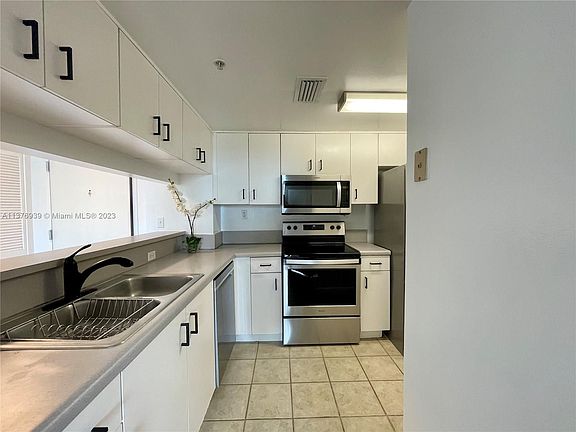 2nd image of 650 West Ave APT 503