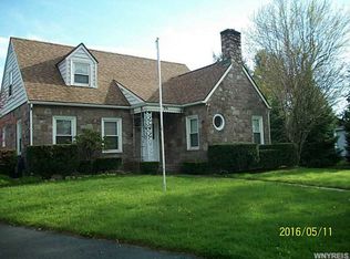 96 Grasmere Rd, Lockport, NY 14094