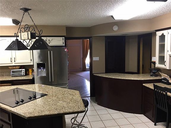 4th image of 2525 Sherwood Dr