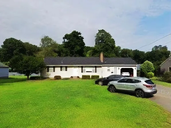 4 Moser Dr, Rocky Hill, CT 06067