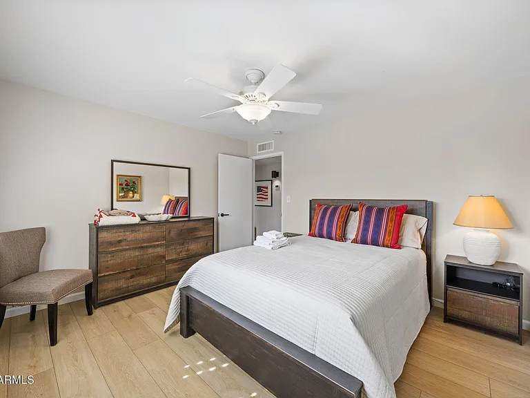 4800 N 68th St #320 — Photo 15