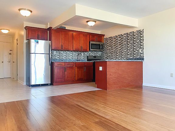 2nd image of 8815 168th St #9kxaz3p3v