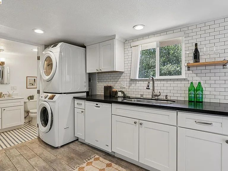 815 Portal Ave #B — Photo 14