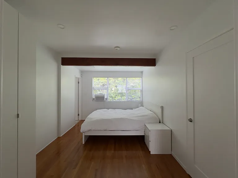 1044 Ocean Park Blvd #C — Photo 10