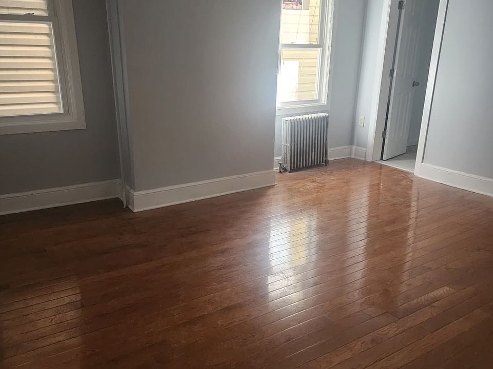 1st image of 45 Linden St APT 1