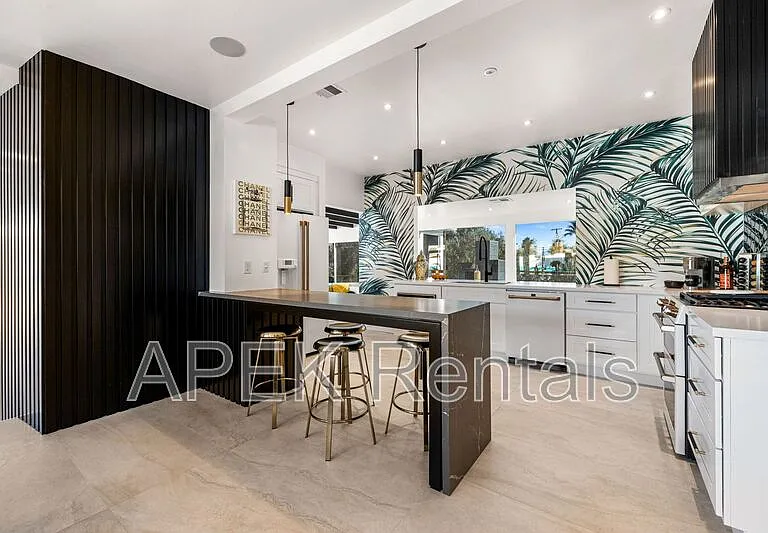 2325 N Girasol Ave — Photo 33