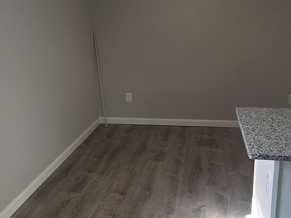 5th image of 36 Abbott St #6032fb6d5