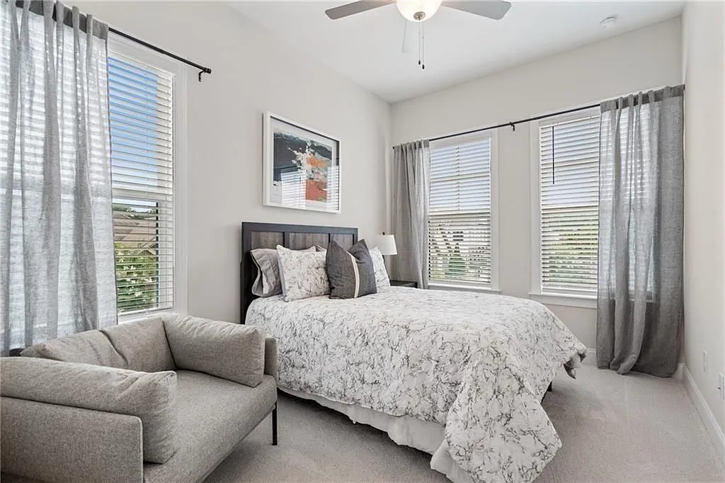 3 bed, 3.0 bath, 1849 sqft, $3,000 — Photo 4