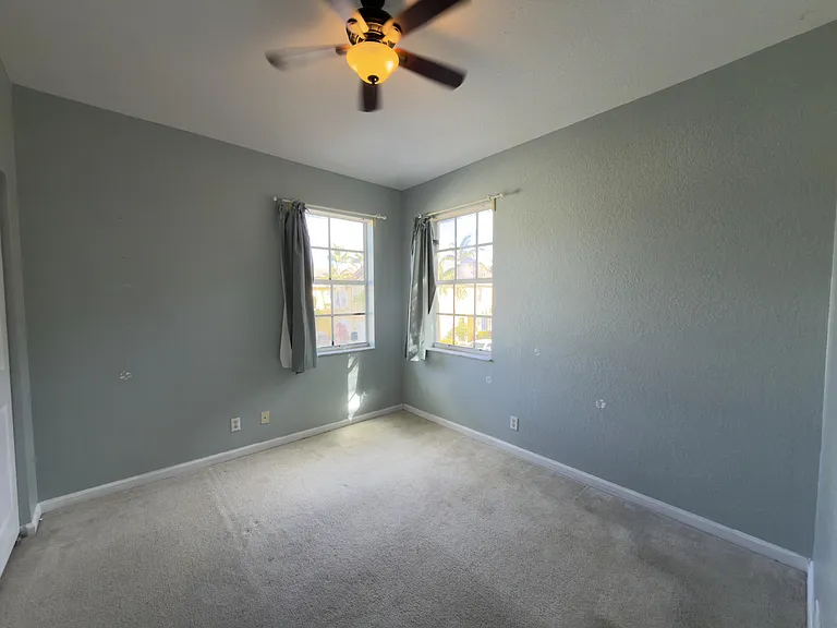 1712 Carvelle Dr — Photo 8