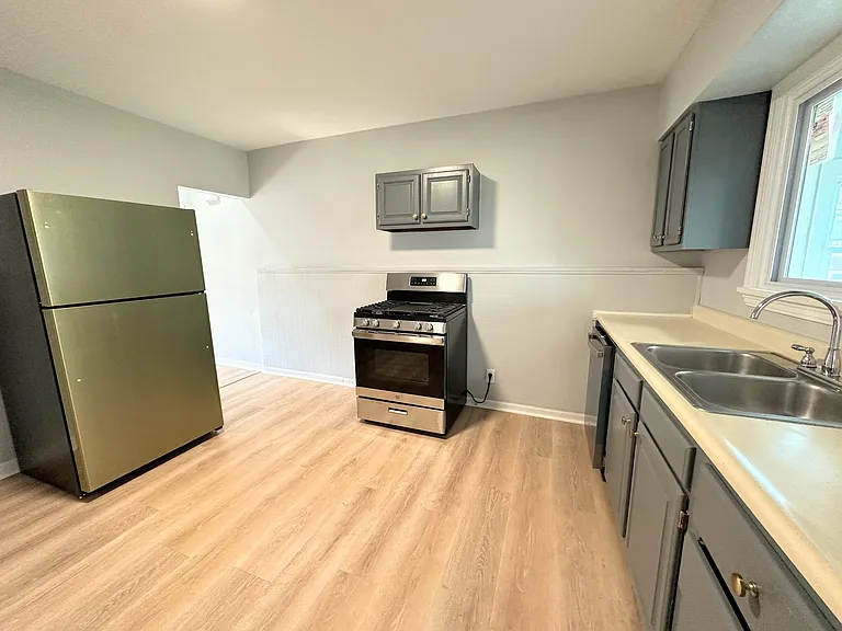 207 Mary St — Photo 6