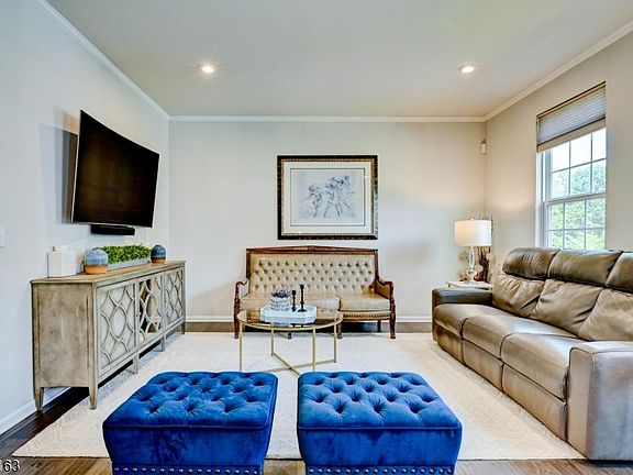 4th image of 4 Woodland Way