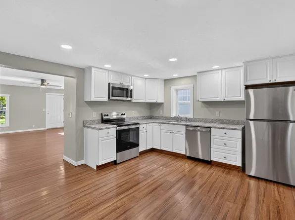 512 N Division St, Stuart, IA 50250