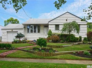 23 Rose Ln, East Rockaway, NY 11518