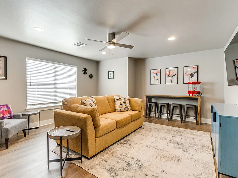 609 Abadan Dr — Photo 18