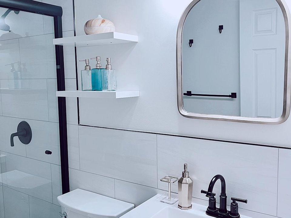 Walk in shower full bathroom