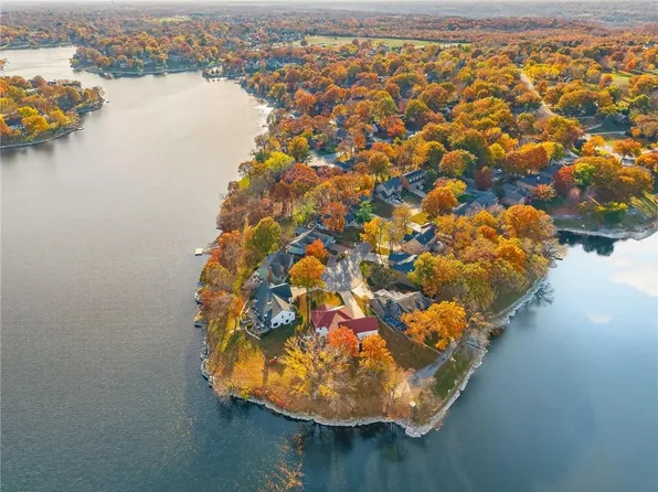 102 NW Hackberry St, Lees Summit, MO 64064