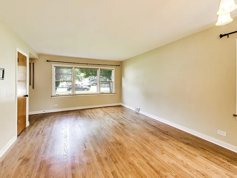 679 S Spring Rd — Photo 5