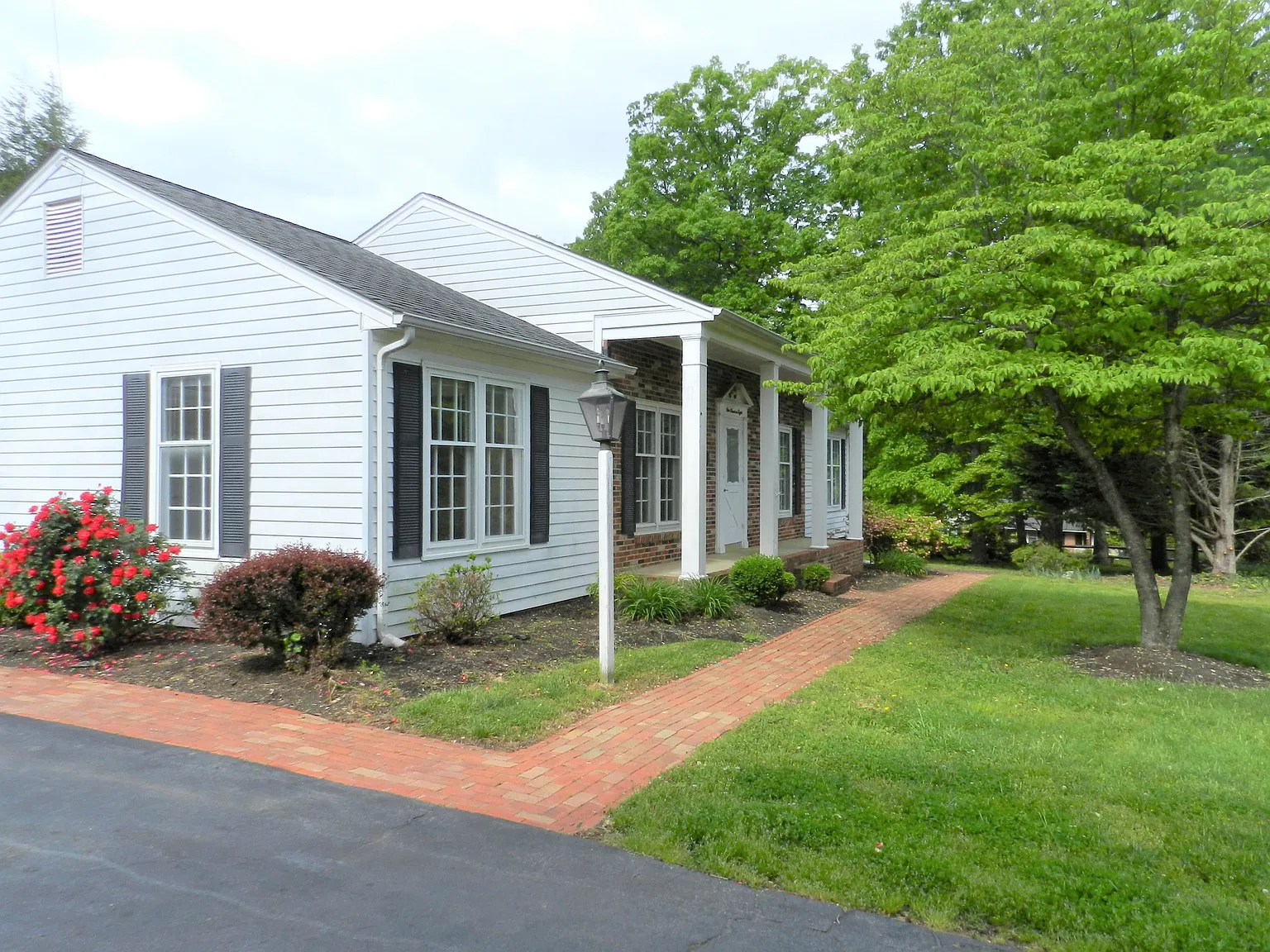 3 bed, 1619 sqft, $2,350 — Photo 3