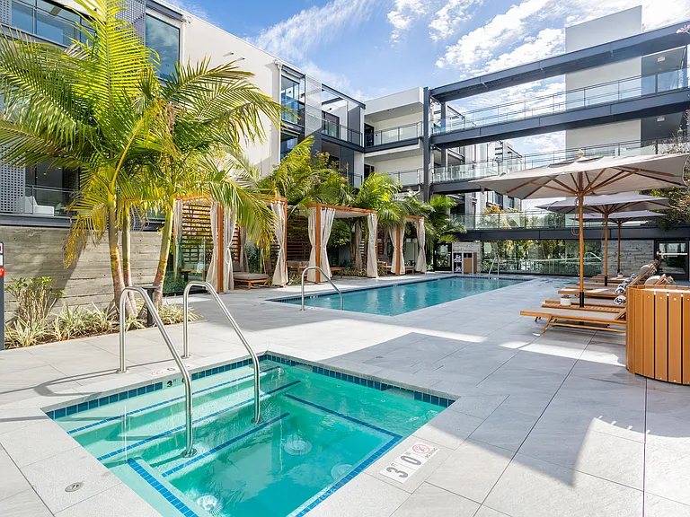 Respara Brentwood — Photo 14