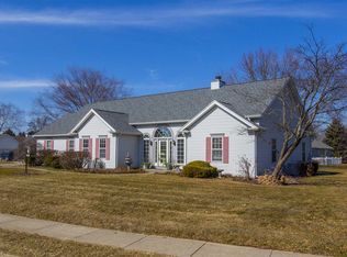 1421 Meadow Trl, South Bend, IN 46614