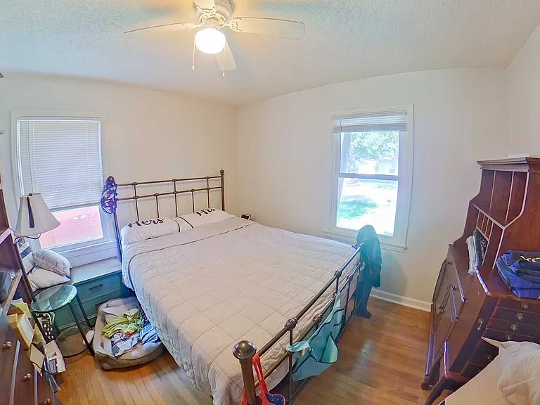 2044 Hayes Dr — Photo 4