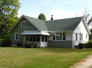 365 Peoples Creek Rd, Advance, NC 27006