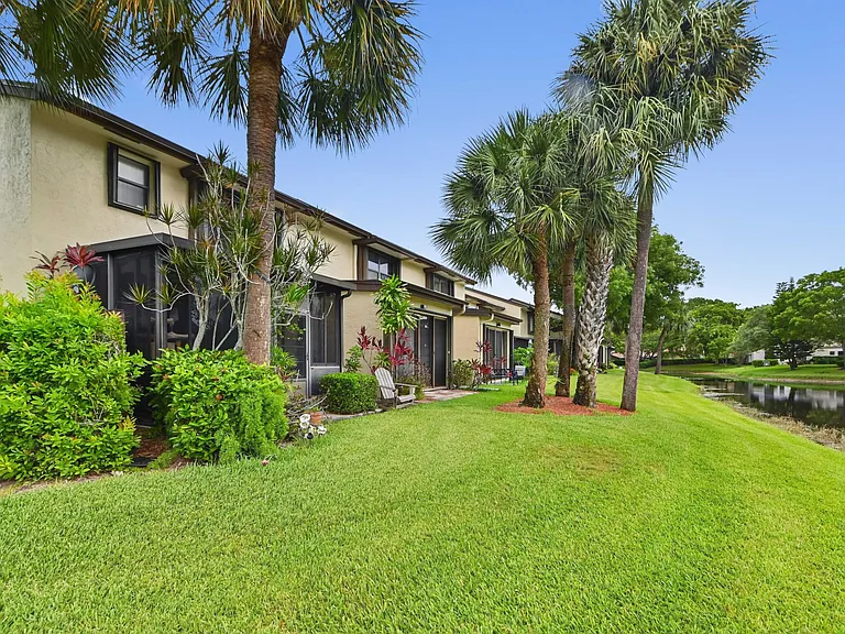 4587 Carambola Cir S #27218 — Photo 33