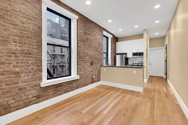 Rented by Cooper & Cooper Real Estate | media 19