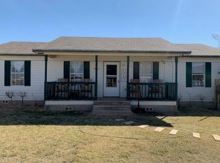 1308 W 3rd St, Petersburg, TX 79250