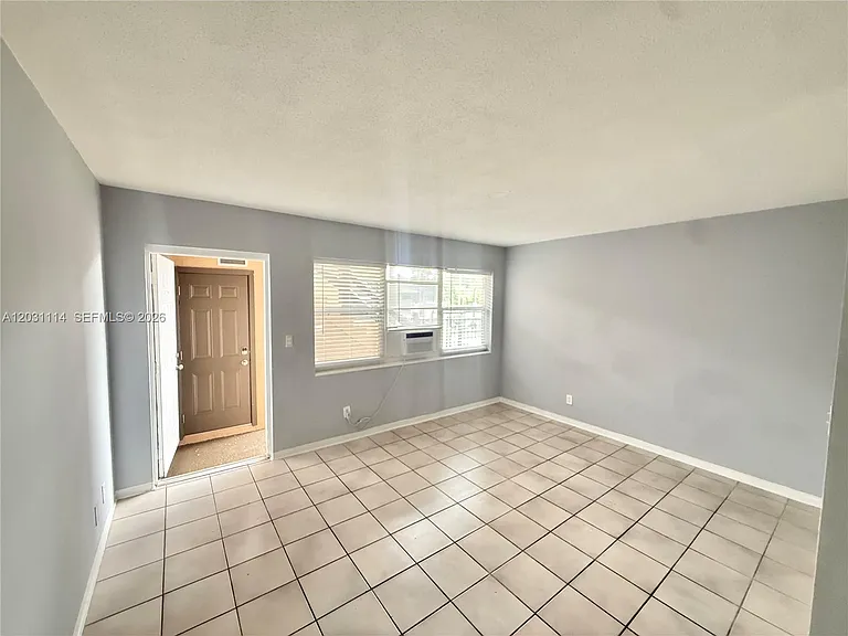 2917 Middle River Dr #2 — Photo 3