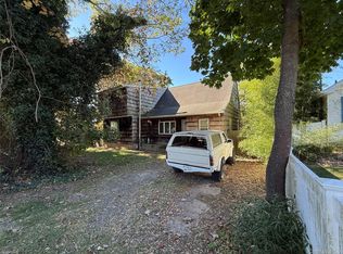 5 8th St, Sound Beach, NY 11789