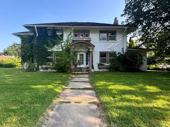 253 Prospect Ave, Waterloo, IA 50703