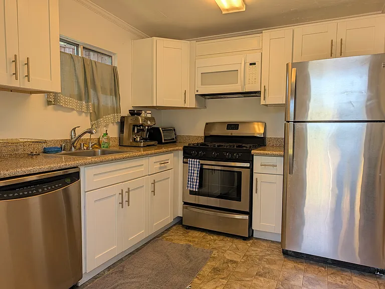 16403 Kennedy Rd — Photo 21
