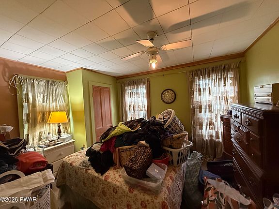 5th image of 724 Ridge St