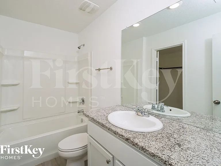 2418 Double Oak Dr — Photo 11